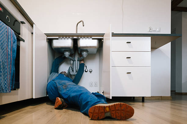 Professional Leak Detection technician working in Neptune Beach, FL